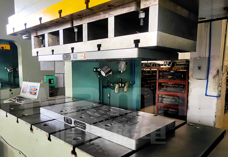 汽配沖壓快速換模系統（磁力模板）