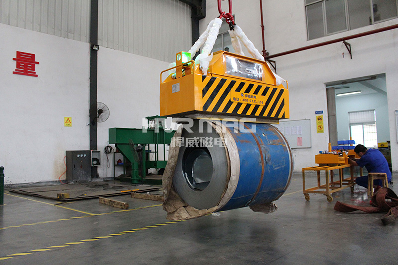 鋼卷吊具如何選擇？電永磁吊具輕松吊裝鋼卷