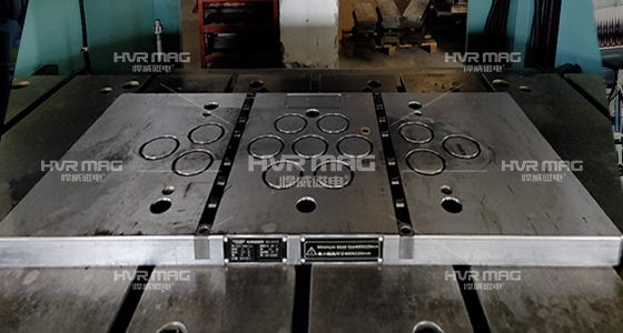 磁力模板_沖床壓力機快速換模系統